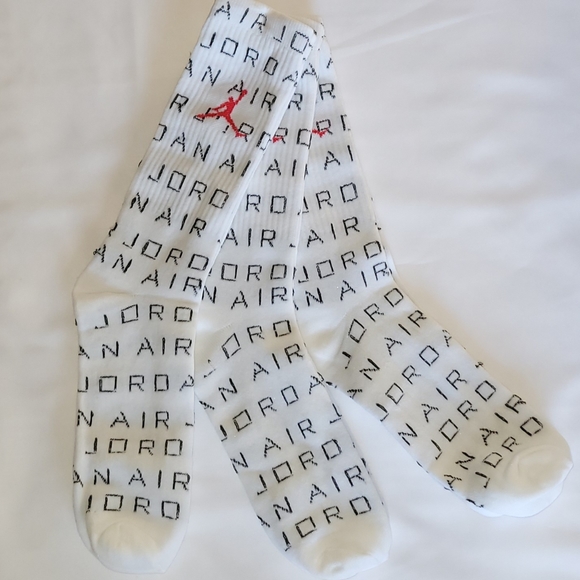 JORDAN SOCKS, SET OF 3PAIRS (NWT) - Picture 2 of 3